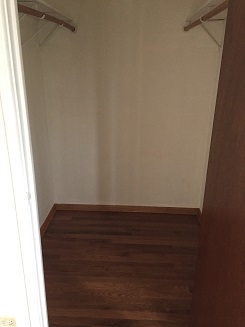 Living  Room with carpet - Click Photo